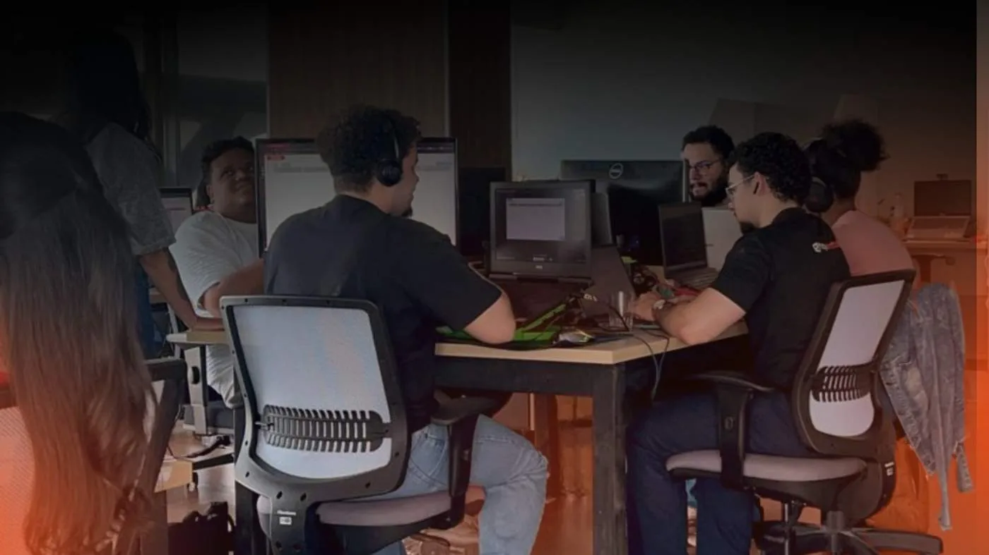 Time do Grupo Dotus em operação